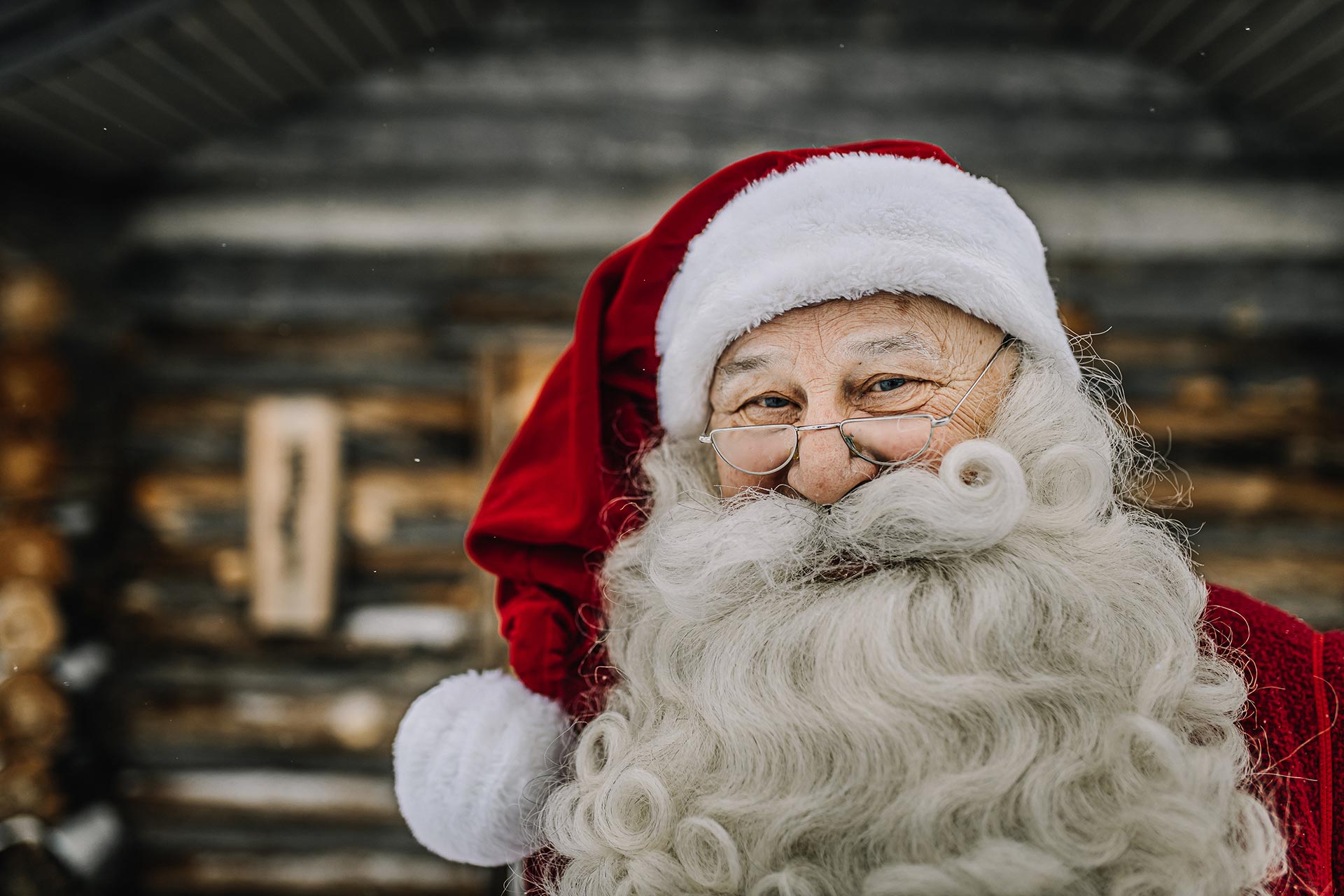 Joulupukki, vanha tuttu, puuhkalakki, karvanuttu - Santa Claus Finland